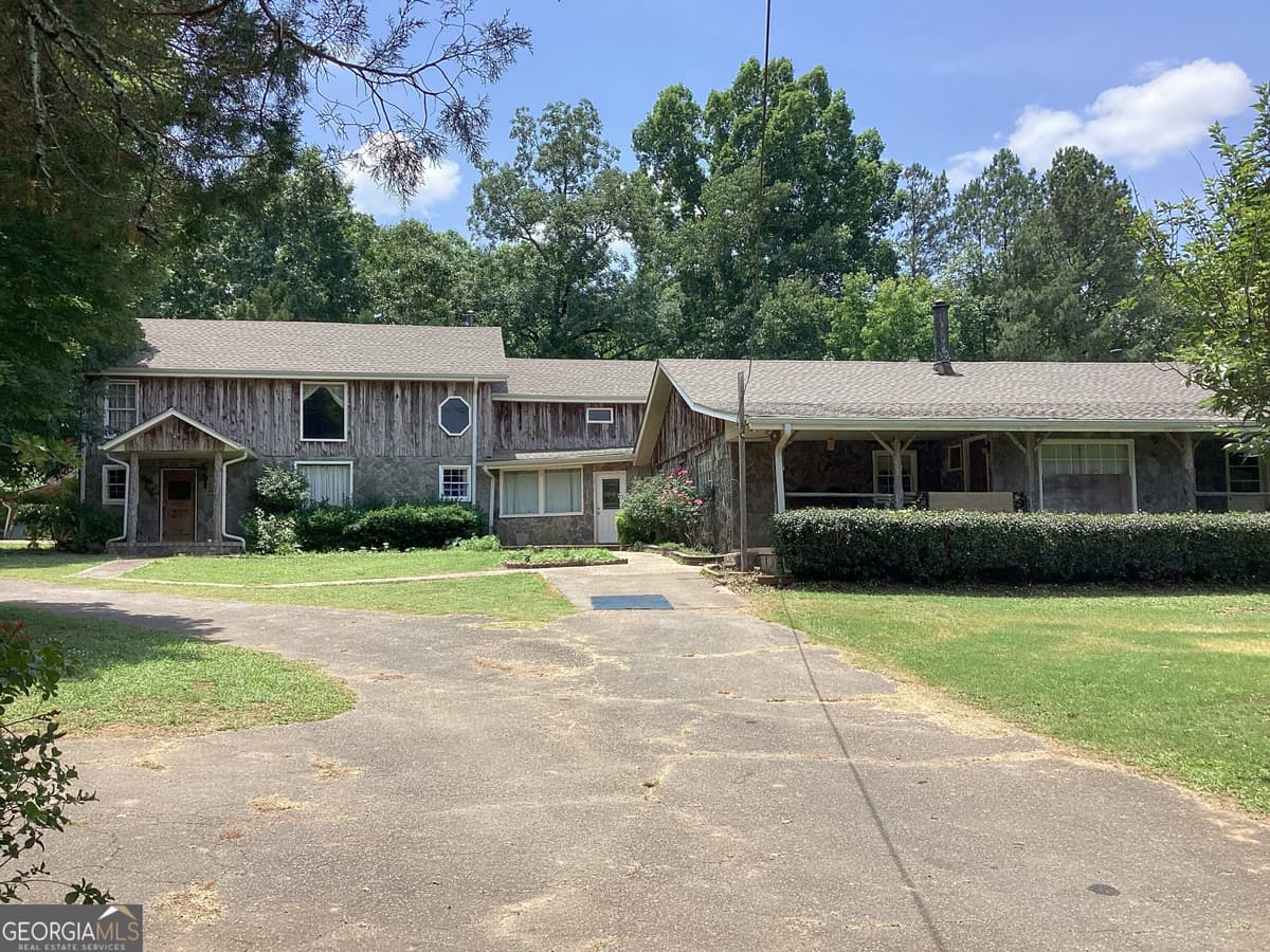 220 Ennis Road, Barnesville GA 30204