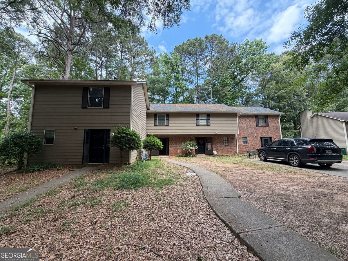 HAWTHORNE VILLAGE · 4030 Hawthorne Circle SE, Smyrna GA 30080