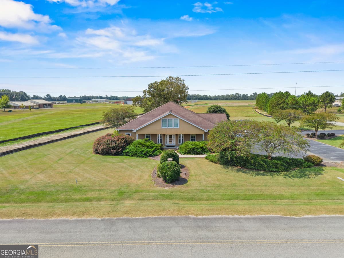 1135 E Hiawatha Street, Metter GA 30439