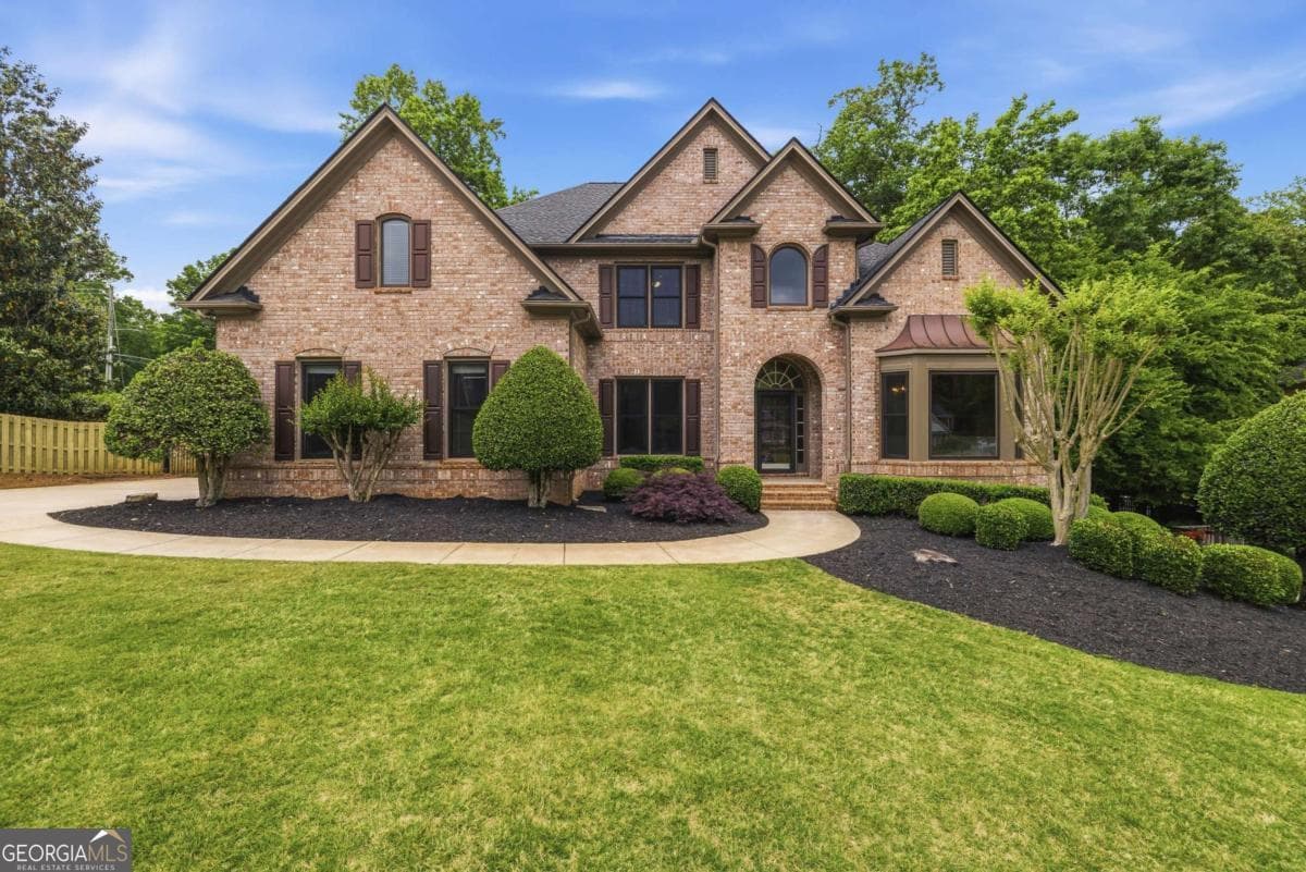 Lynwood Place · 215 Lynwood Court, Roswell GA 30075