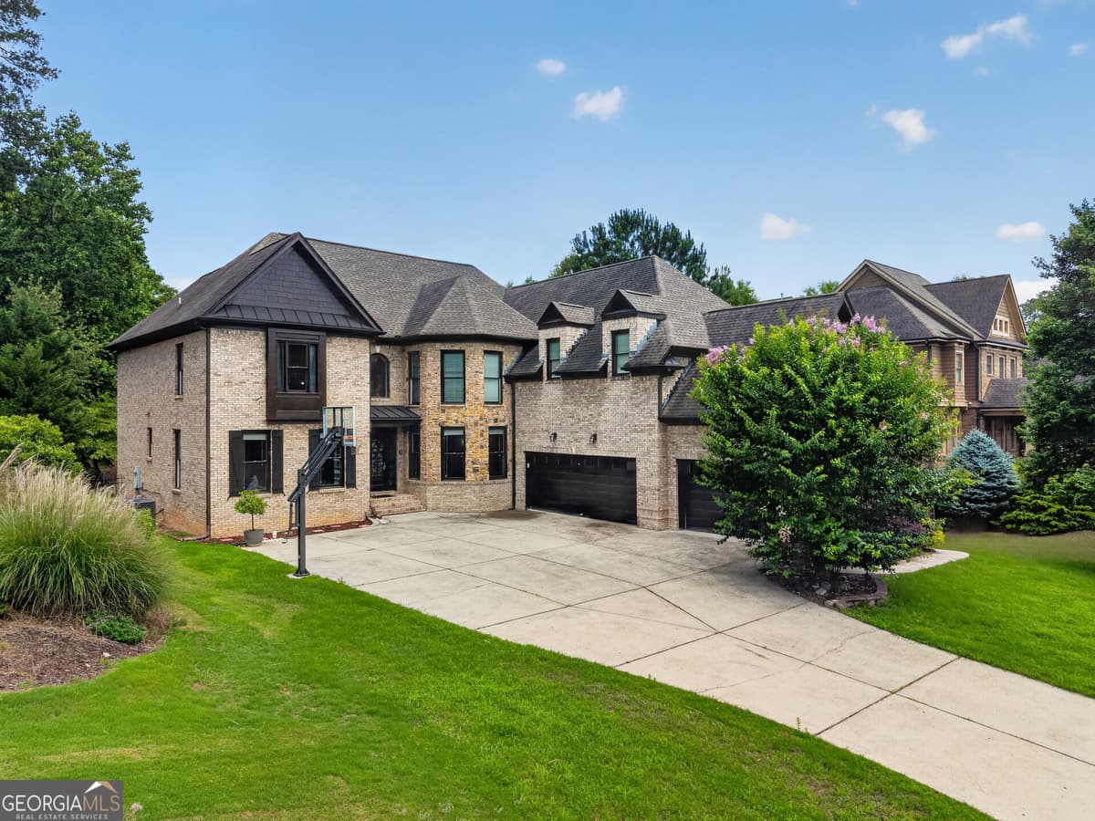 SETTLES BROOK UNIT 1 · 585 Settles Brook Court, Suwanee GA 30024