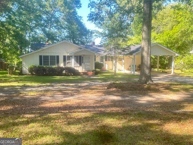 Lakefront · 125 W Lakeview Drive, Milledgeville GA 31061