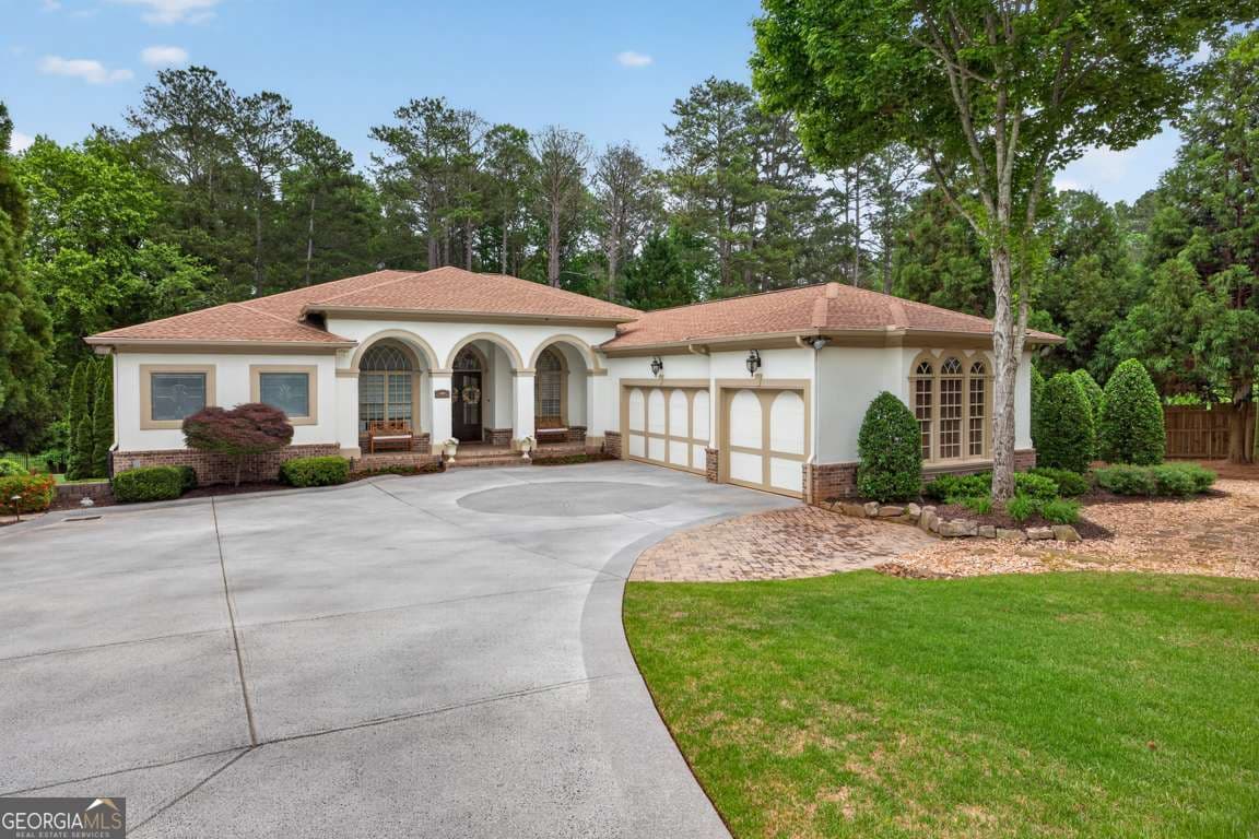 6010 Robbs Drive, Cumming GA 30041