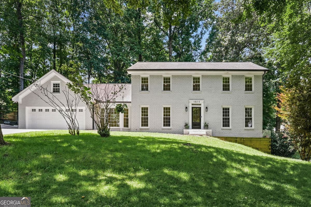 DUNWOODY CLUB FOREST WEST · 1511 Summerset Drive, Dunwoody GA 30338