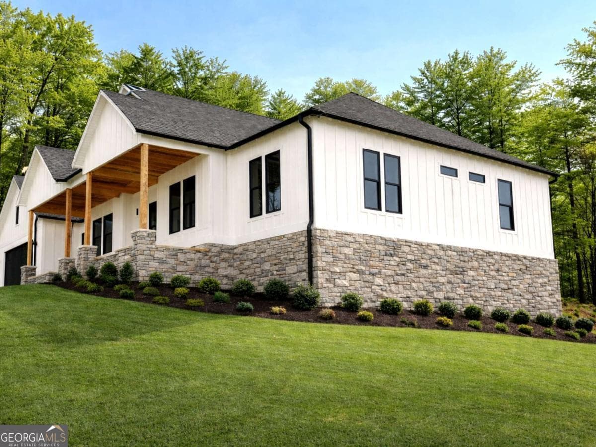 Chimney Lake · 157 Chimney Ridge, Cleveland GA 30528