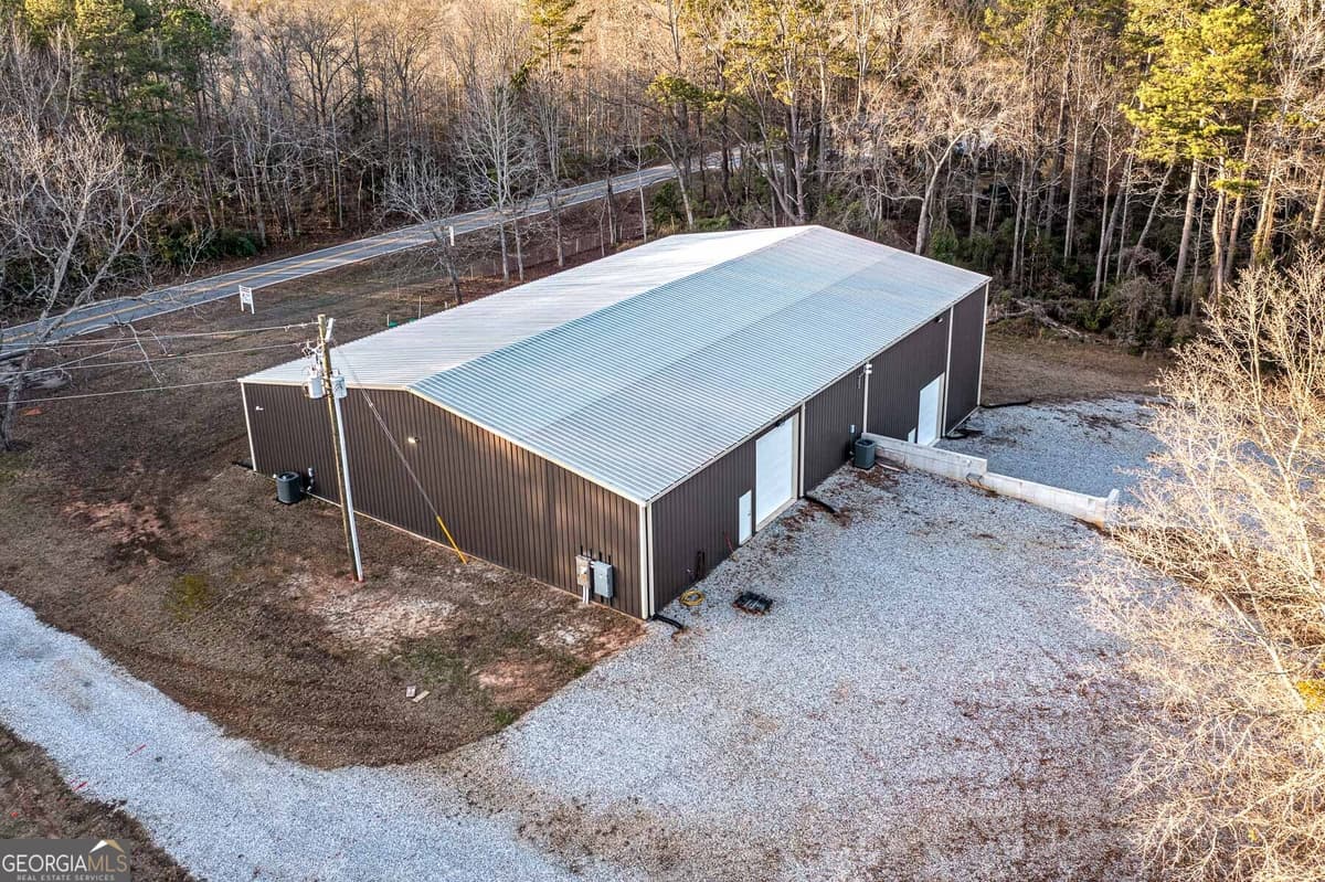 881 Barnetts Bridge Road, Jackson GA 30233