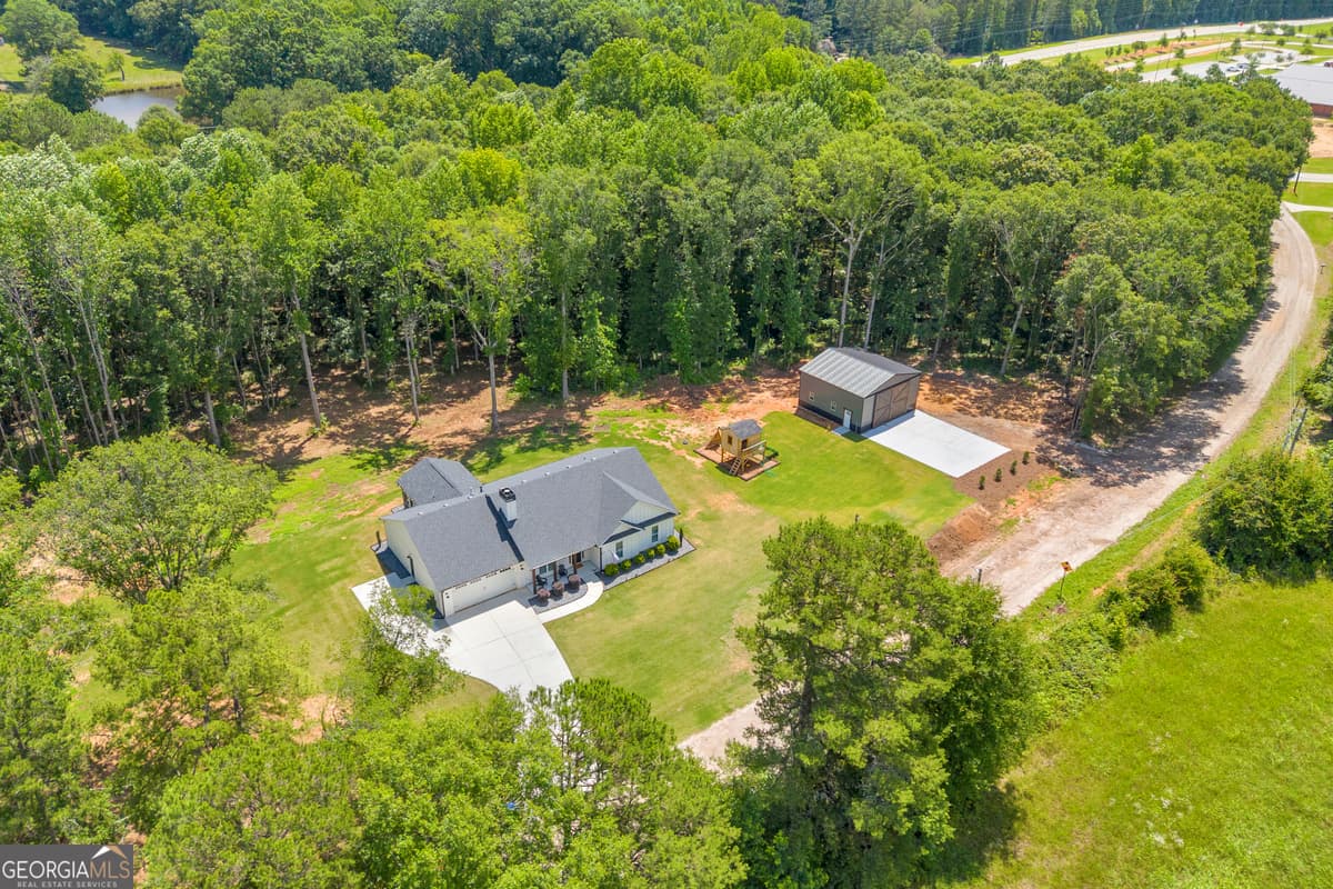 1025 Dewey Road, Statham GA 30666