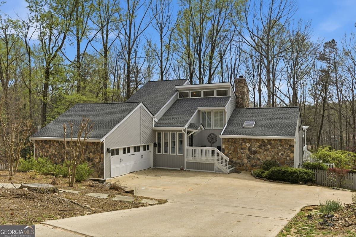 Loch Arbor · 6421 Arborwood Drive, Flowery Branch GA 30542