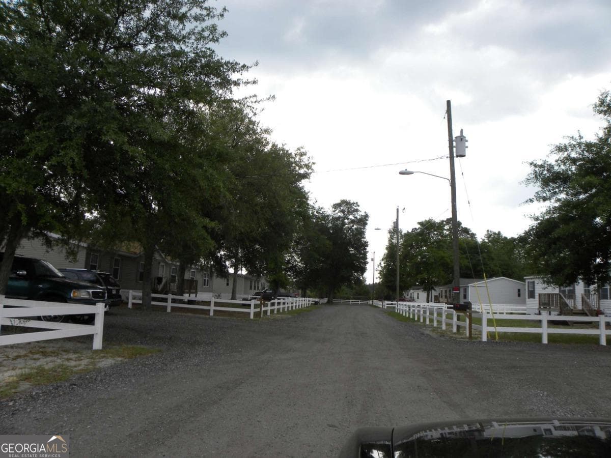 Livingston Sub · 3470 SE Arnold Drive SE, Allenhurst GA 31301