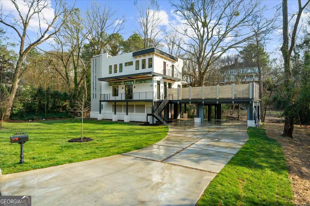 942 Peachtree Battle Circle NW, Atlanta GA 30327