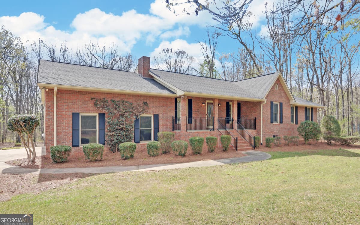 197 Woodland Way, Dewy Rose GA 30634