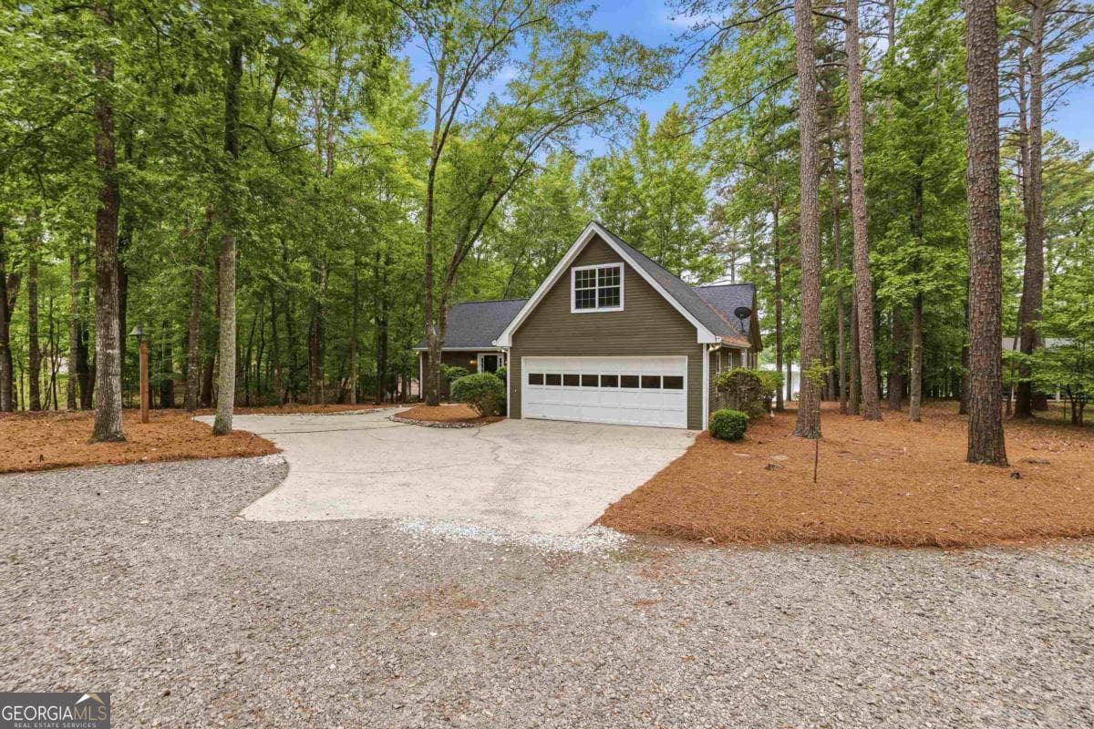 Whispering P Gr · 1010 Holmes Drive, White Plains GA 30678