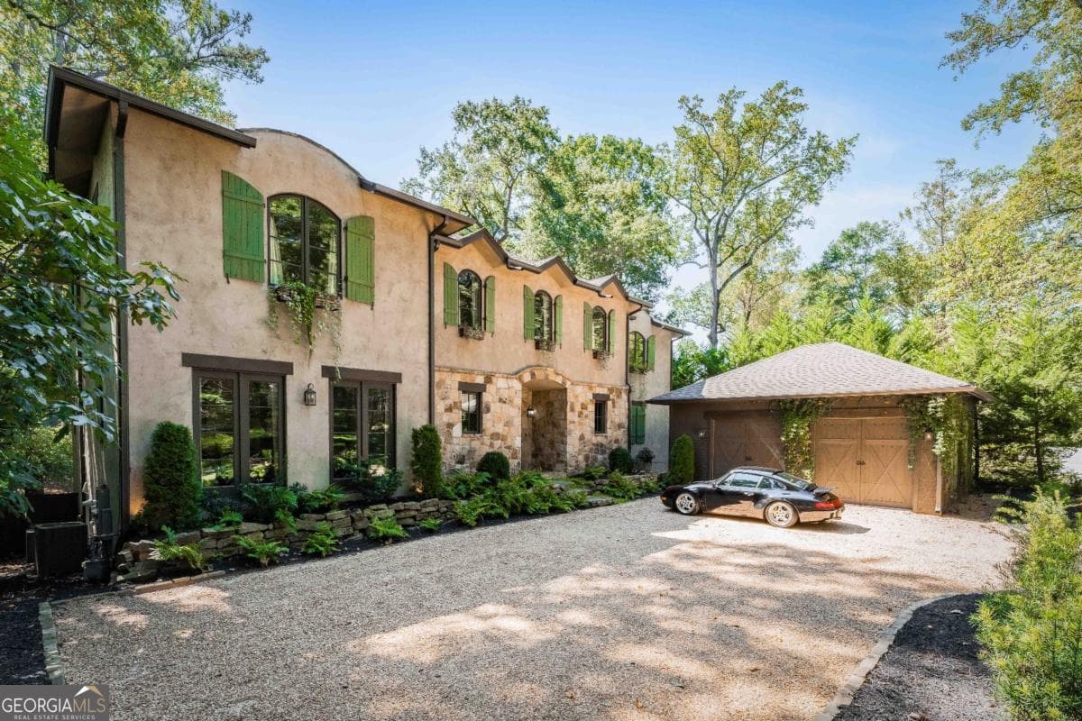 Pine Hills · 3118 W Roxboro Road NE, Atlanta GA 30324