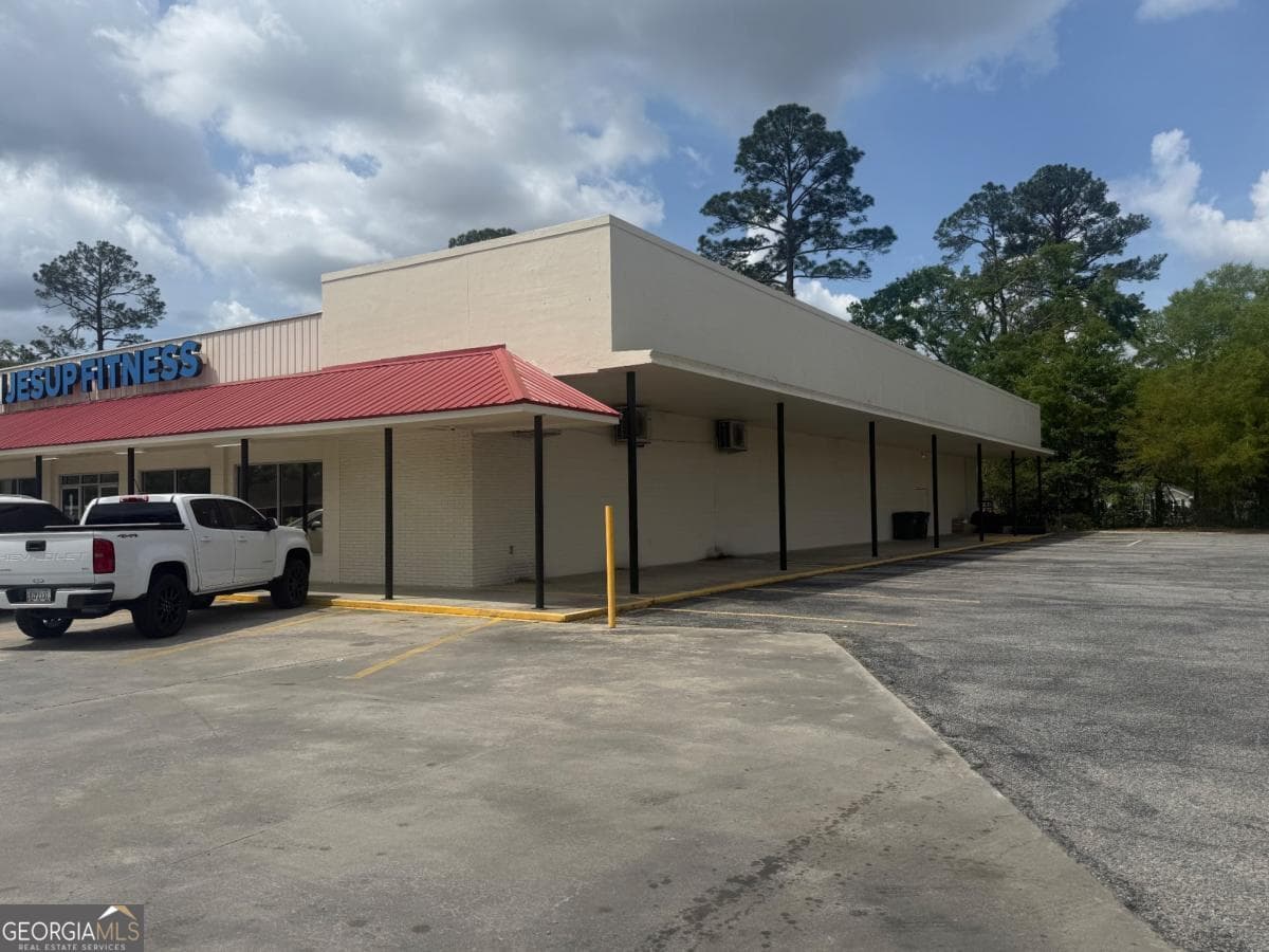 348-354 S First Street, Jesup GA 31545
