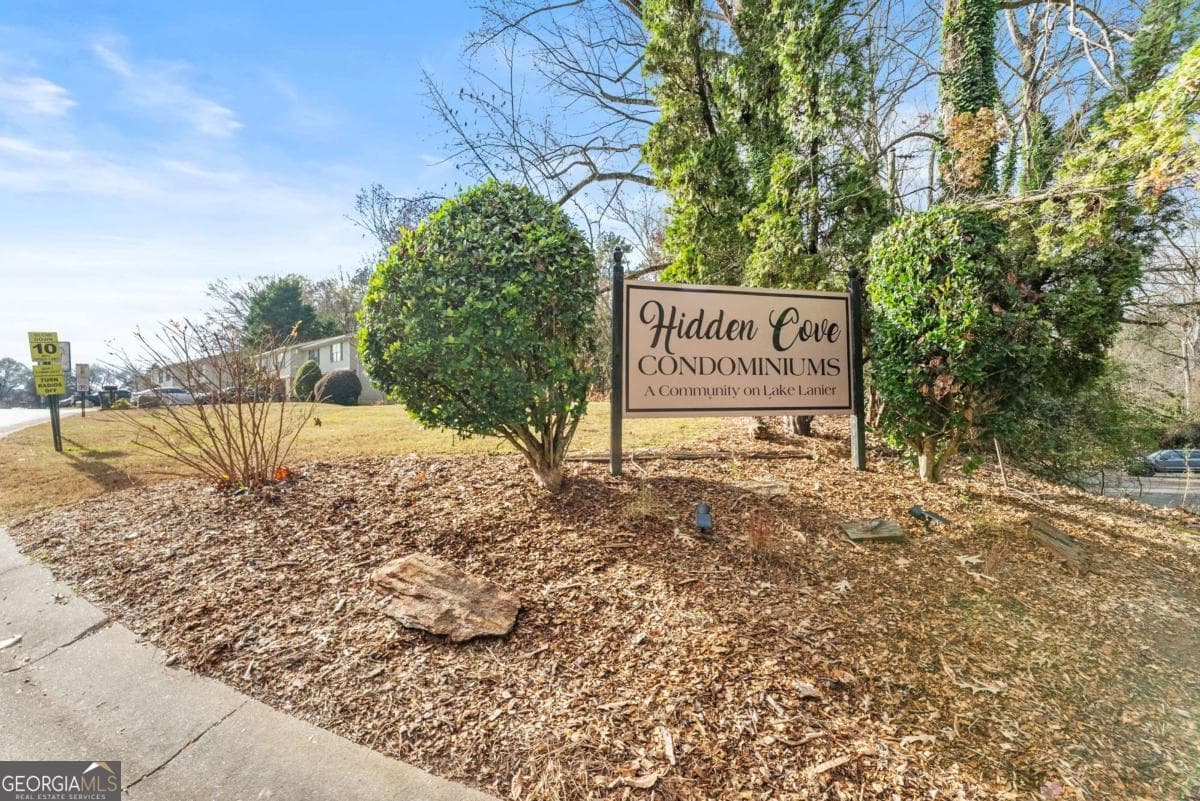 Hidden Cove · 2451 NW Old Thompson Bridge Road, Gainesville GA 30501