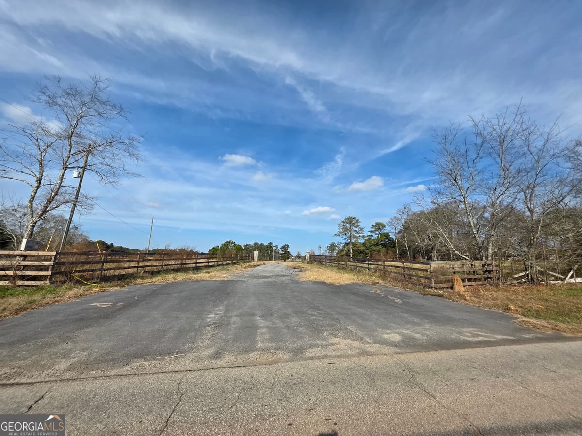 4935 old hwy 138, Loganville GA 30052