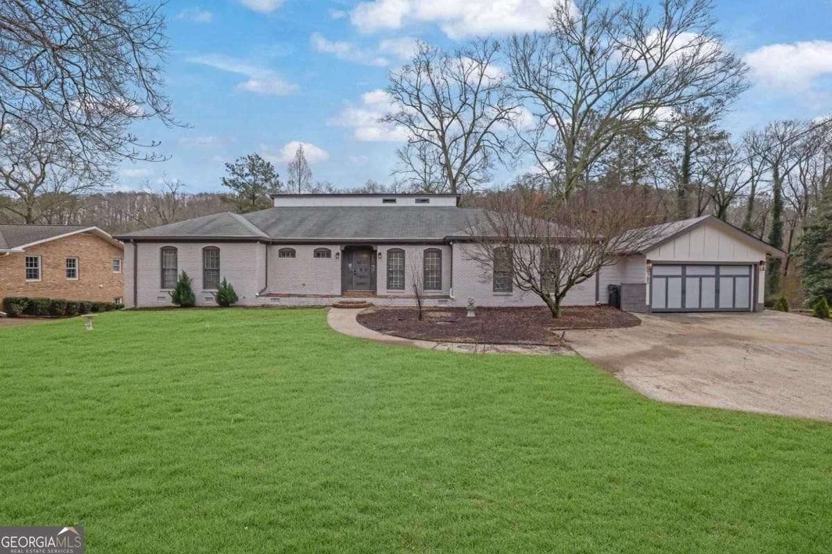 PINE VLY ESTATES 2 · 9785 La View Circle, Roswell GA 30075