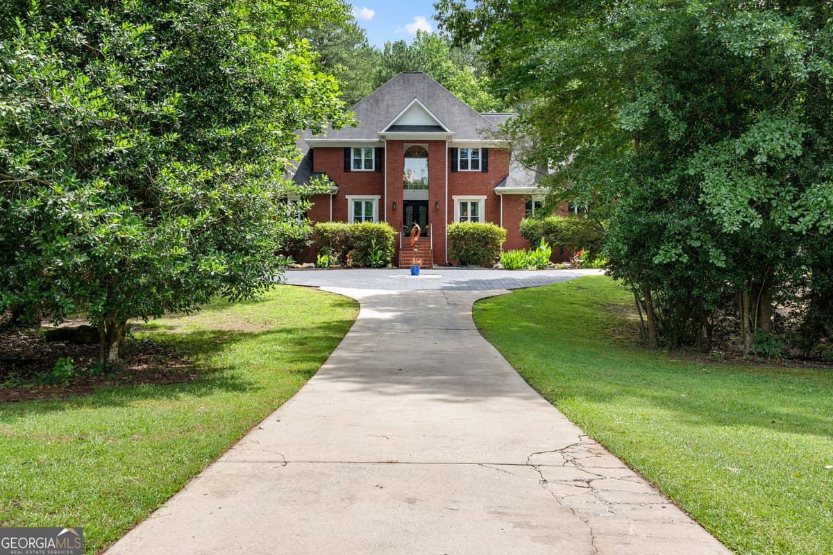 Beverly Manor · 230 Camelot Drive, Fayetteville GA 30214