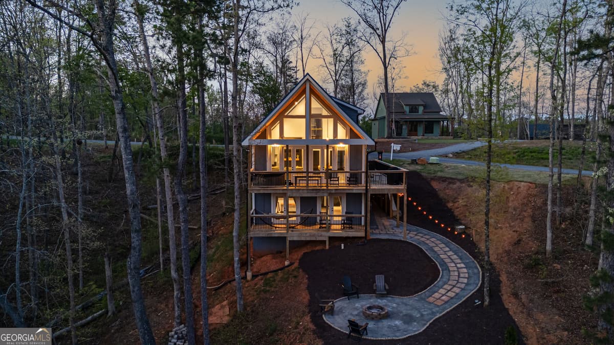 Jakes Landing Overlook · 84 Ridge Line Trail, Ellijay GA 30540