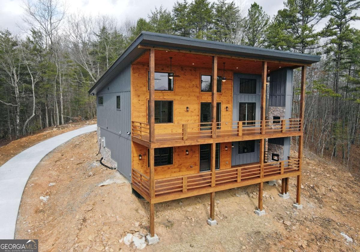 Crabapple Ridge · 391 Crabapple Lane, Mineral Bluff GA 30559