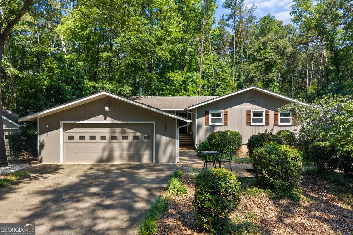 Hartwell Shores · 244 Lake View Court, Lavonia GA 30553