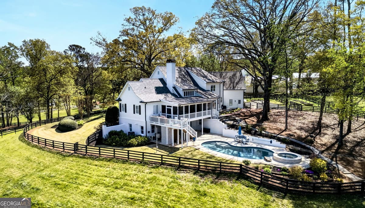 565 Old Lathemtown Road, Canton GA 30115