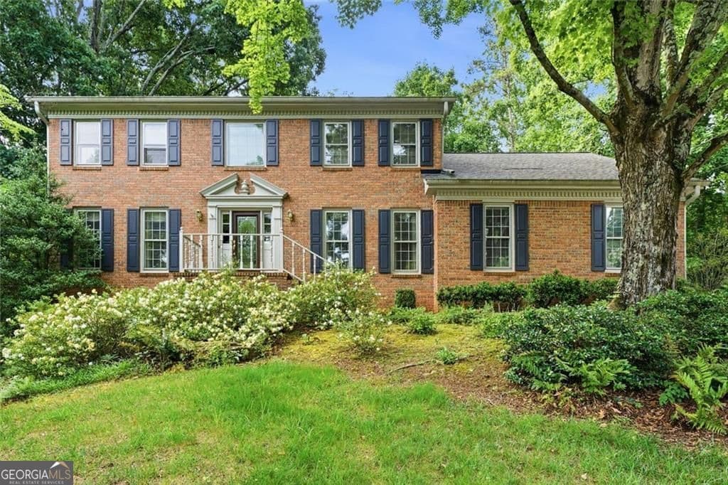 DUNWOODY CLUB FOREST · 5506 Reston Court, Atlanta GA 30338