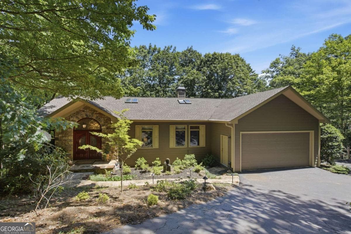 Big Canoe · 532 Cherokee Trail, Big Canoe GA 30143