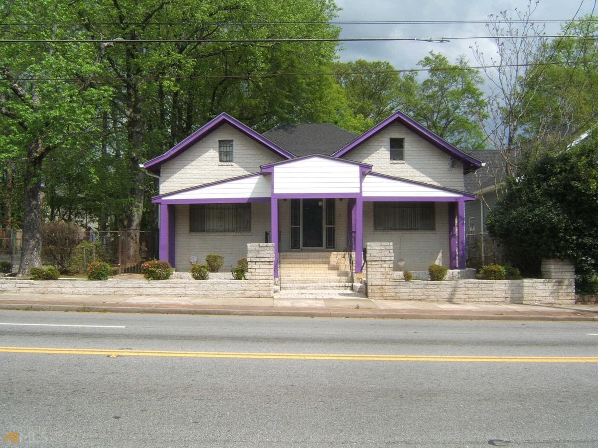 916 SW Metropolitan Parkway SW, Atlanta GA 30310