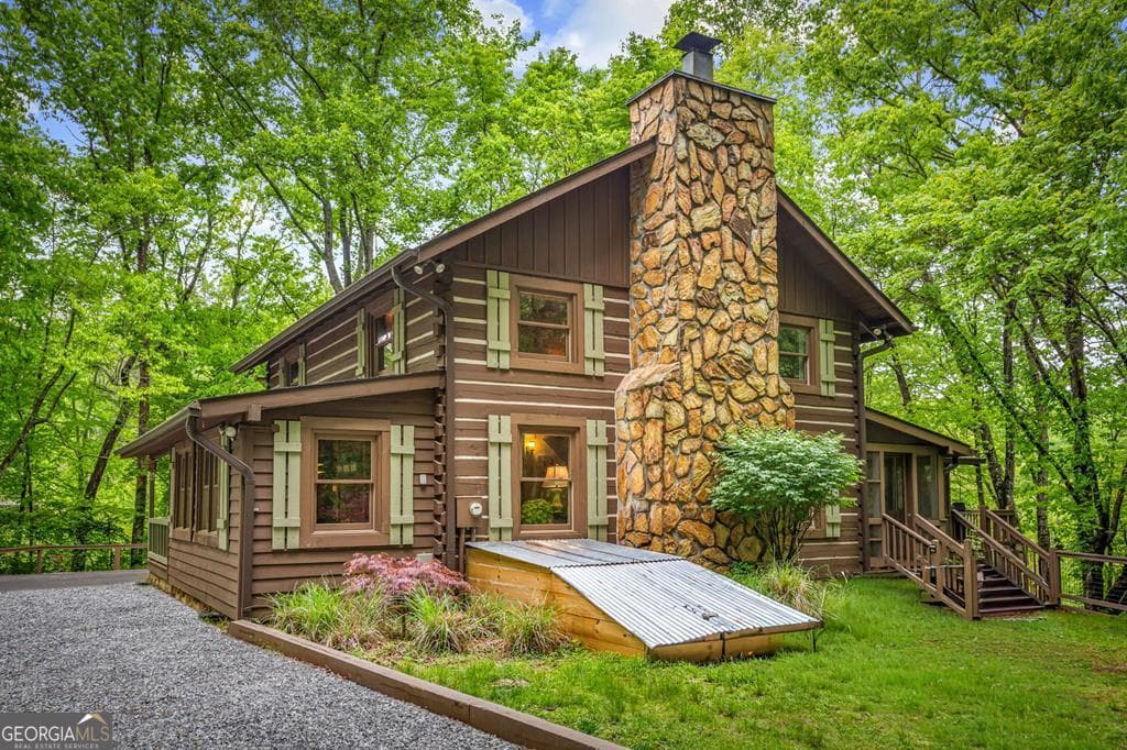 916 Old Cashes Valley Road, Blue Ridge GA 30513