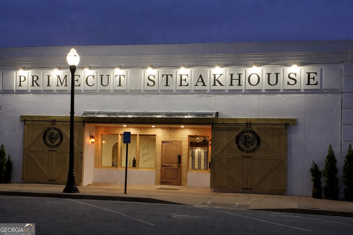 113 NE Broad Street, Lyons GA 30436