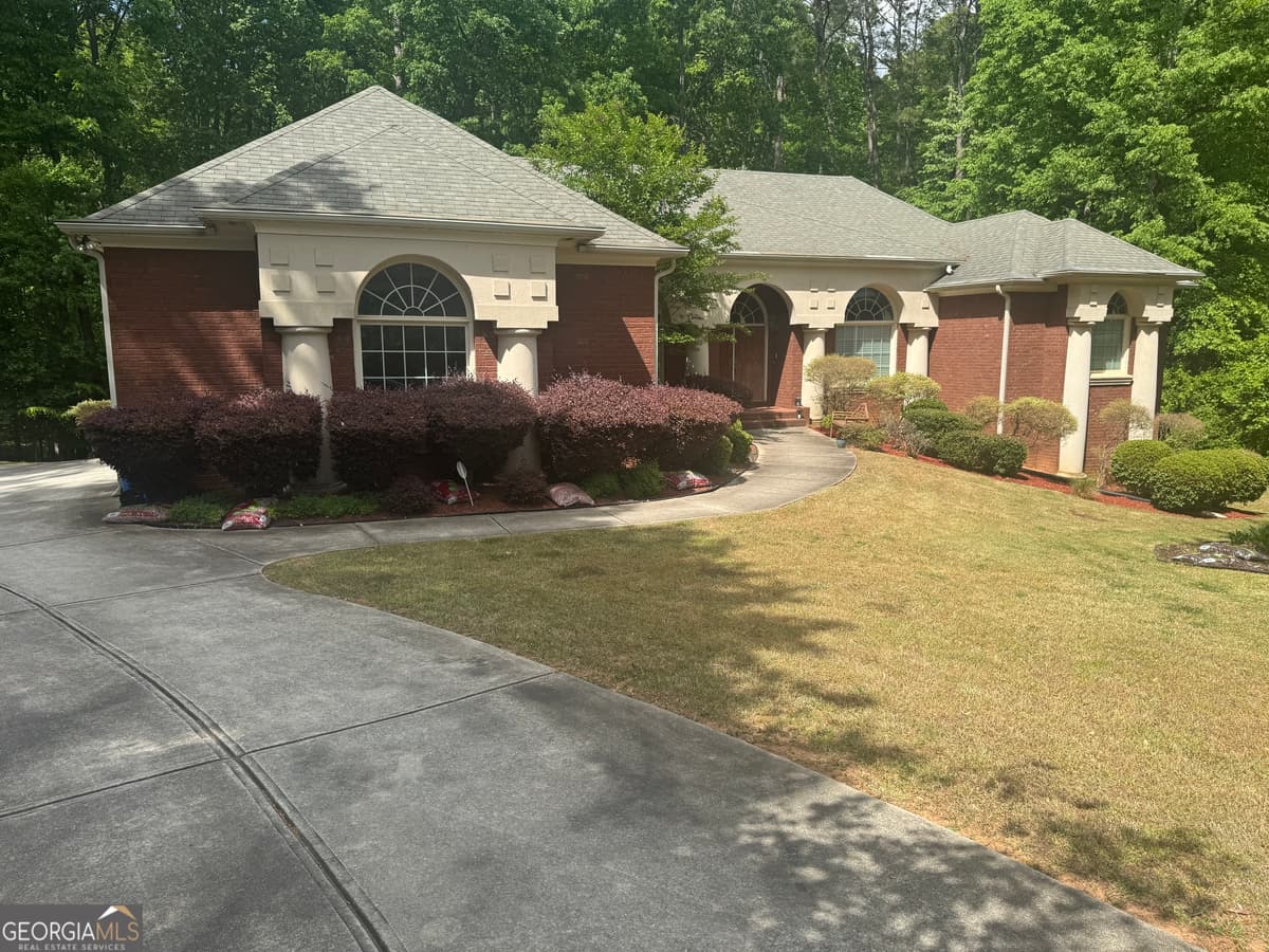 Champions · 212 Amy Over Look, South Fulton GA 30349