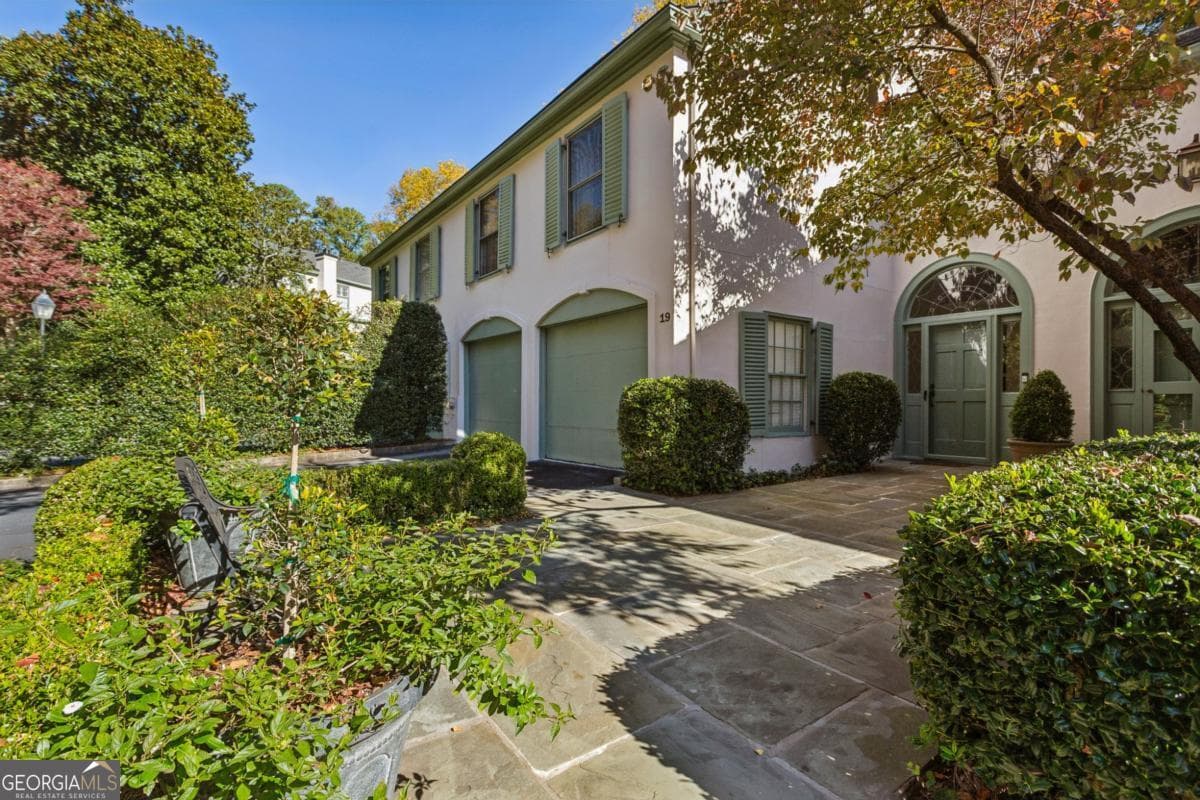 Mooregate Square · 19 Mooregate Square, Atlanta GA 30327
