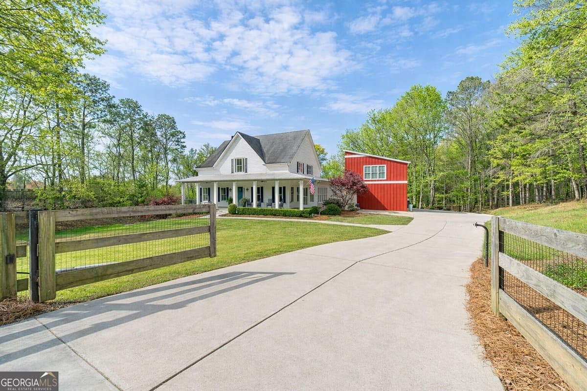 220 Audreys Way, Suwanee GA 30024