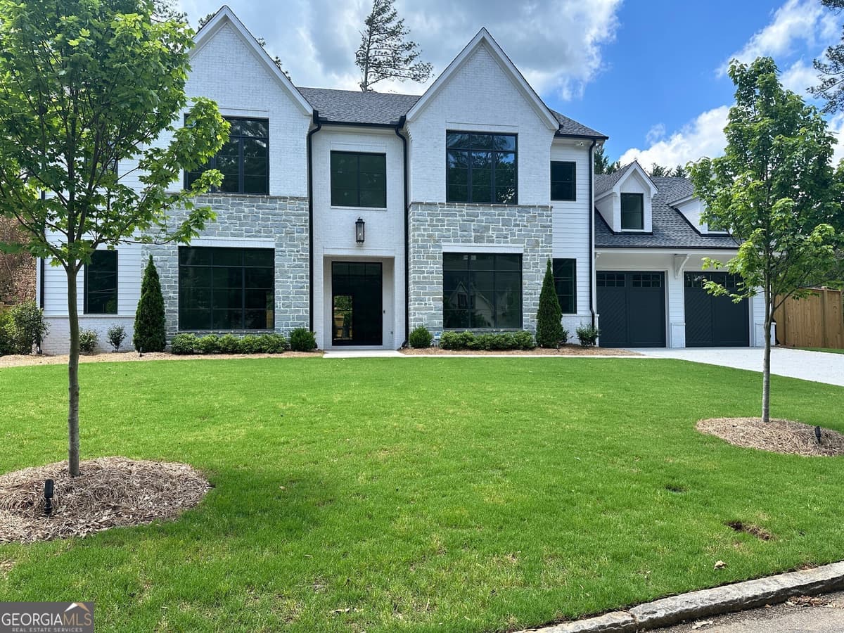 CHASTAIN MANOR · 4550 Jolyn Place, Sandy Springs GA 30342