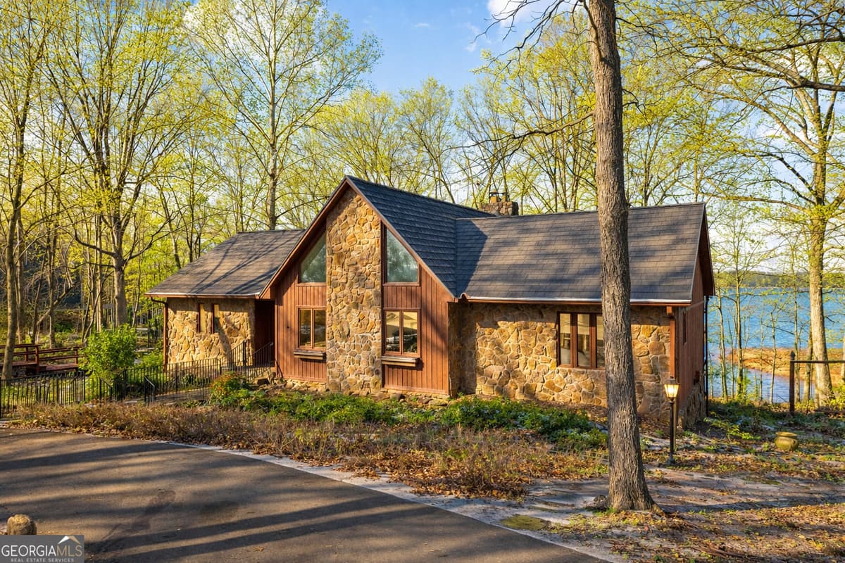 234 Chandlers Ferry Drive, Hartwell GA 30643