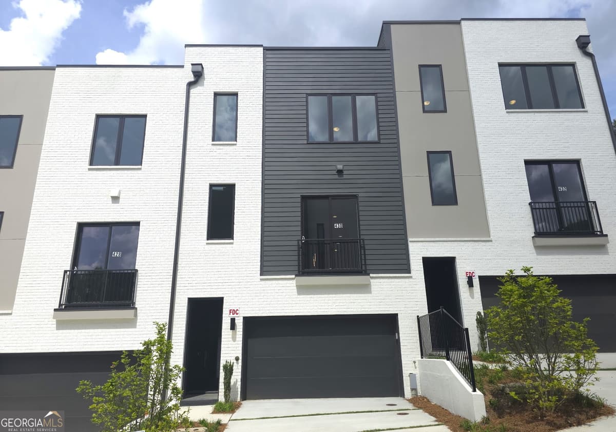 Moda-Decatur · 430 Cedar Dust Drive, Decatur GA 30030