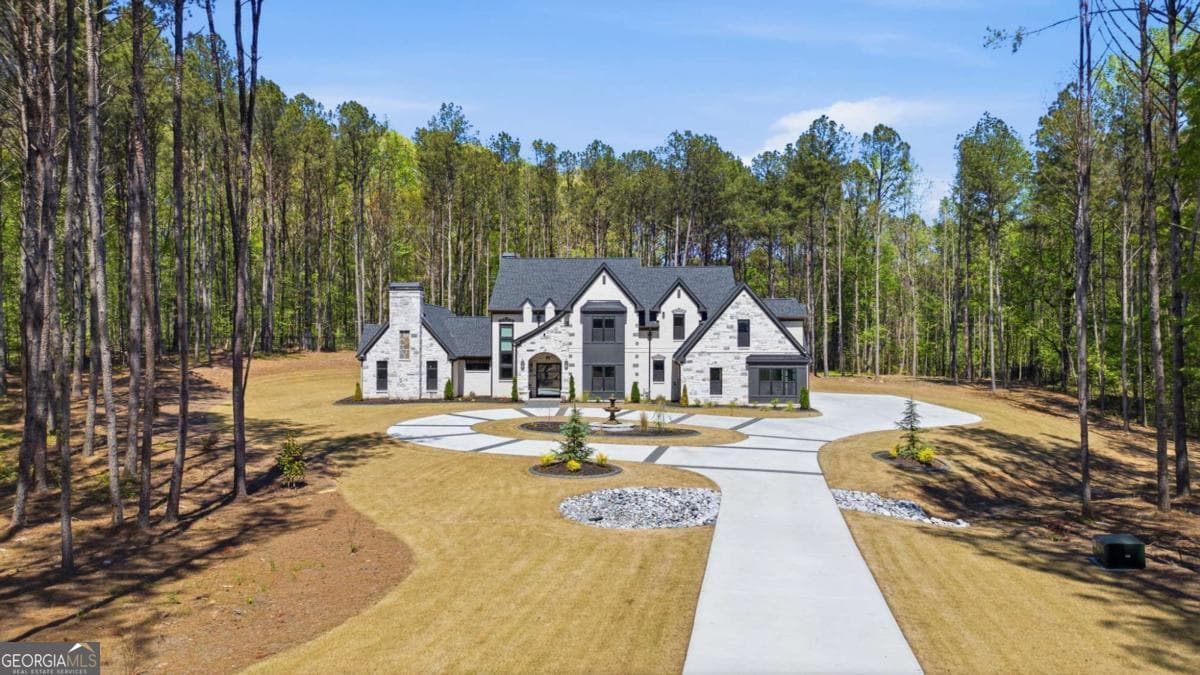 River Oaks · 1315 Sandy Creek Road, Tyrone GA 30290